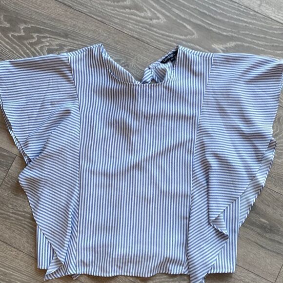 Flutter shoulder striped crop *Summer is here!* - Picture 1 of 4